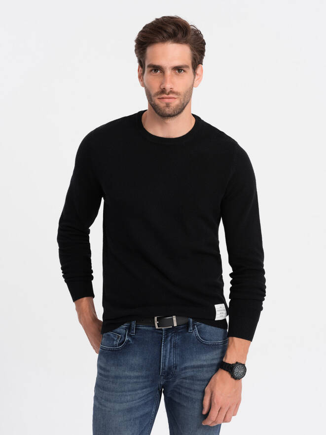Sweter męski z teksturą i półokrągłym dekoltem - czarny V4 OM-SWSW-0104